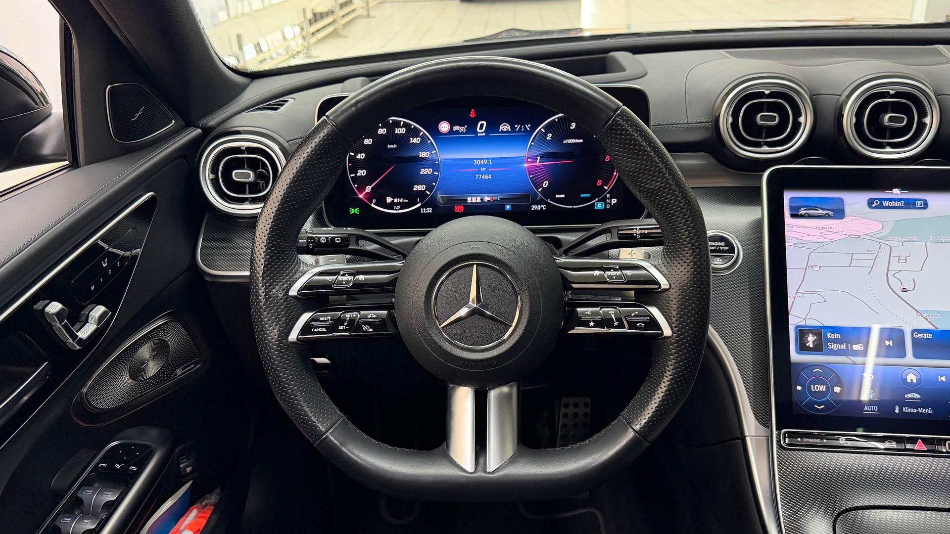 MERCEDES-BENZ C 220 d T 4Matic AMG Line-image-8