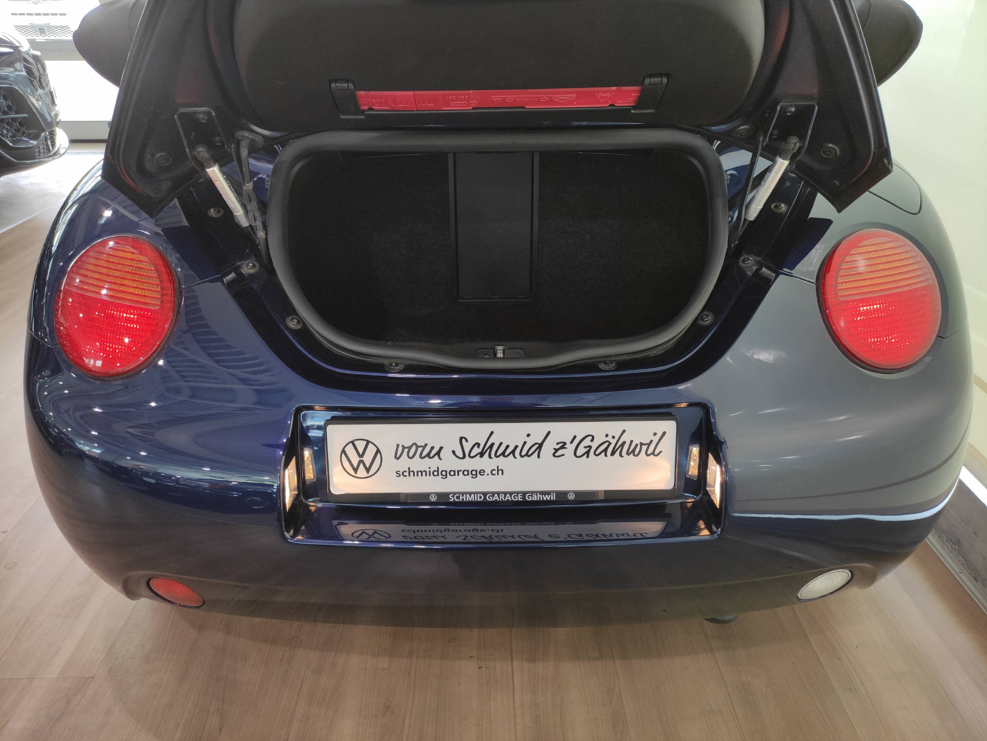 VW Beetle Cabriolet 1.6-image-13