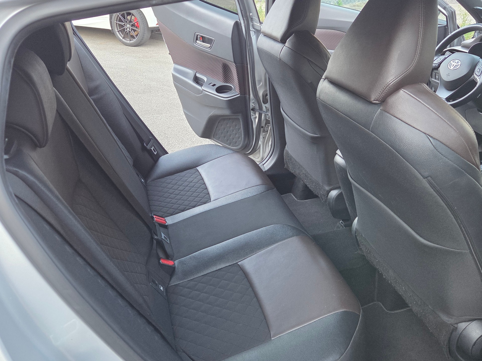TOYOTA C-HR 1.2 Turbo Premium 4WD Multidrive S-image-9