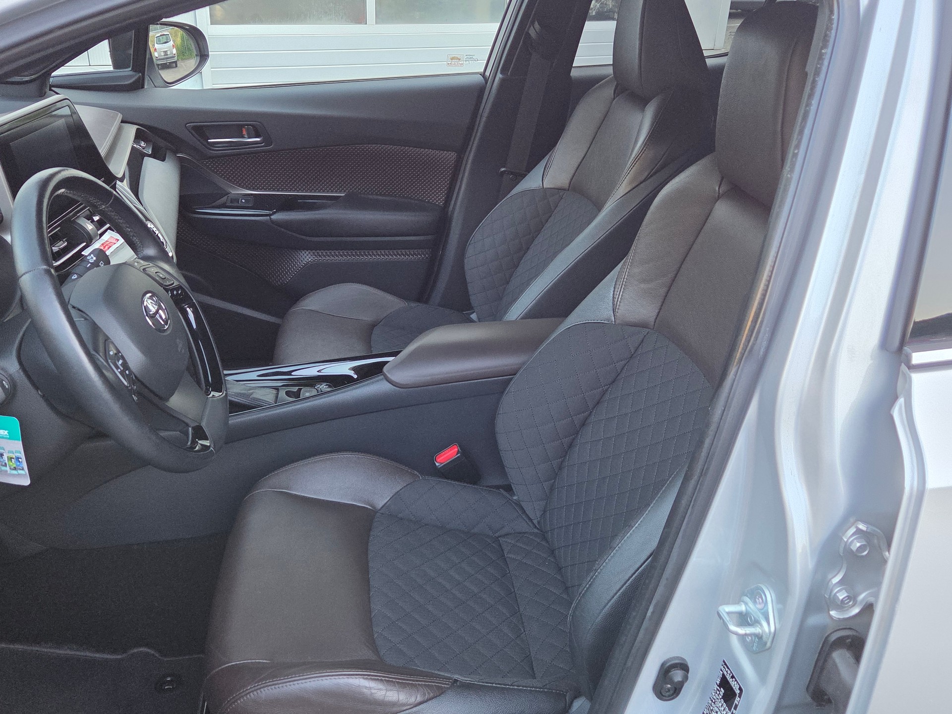 TOYOTA C-HR 1.2 Turbo Premium 4WD Multidrive S-image-4