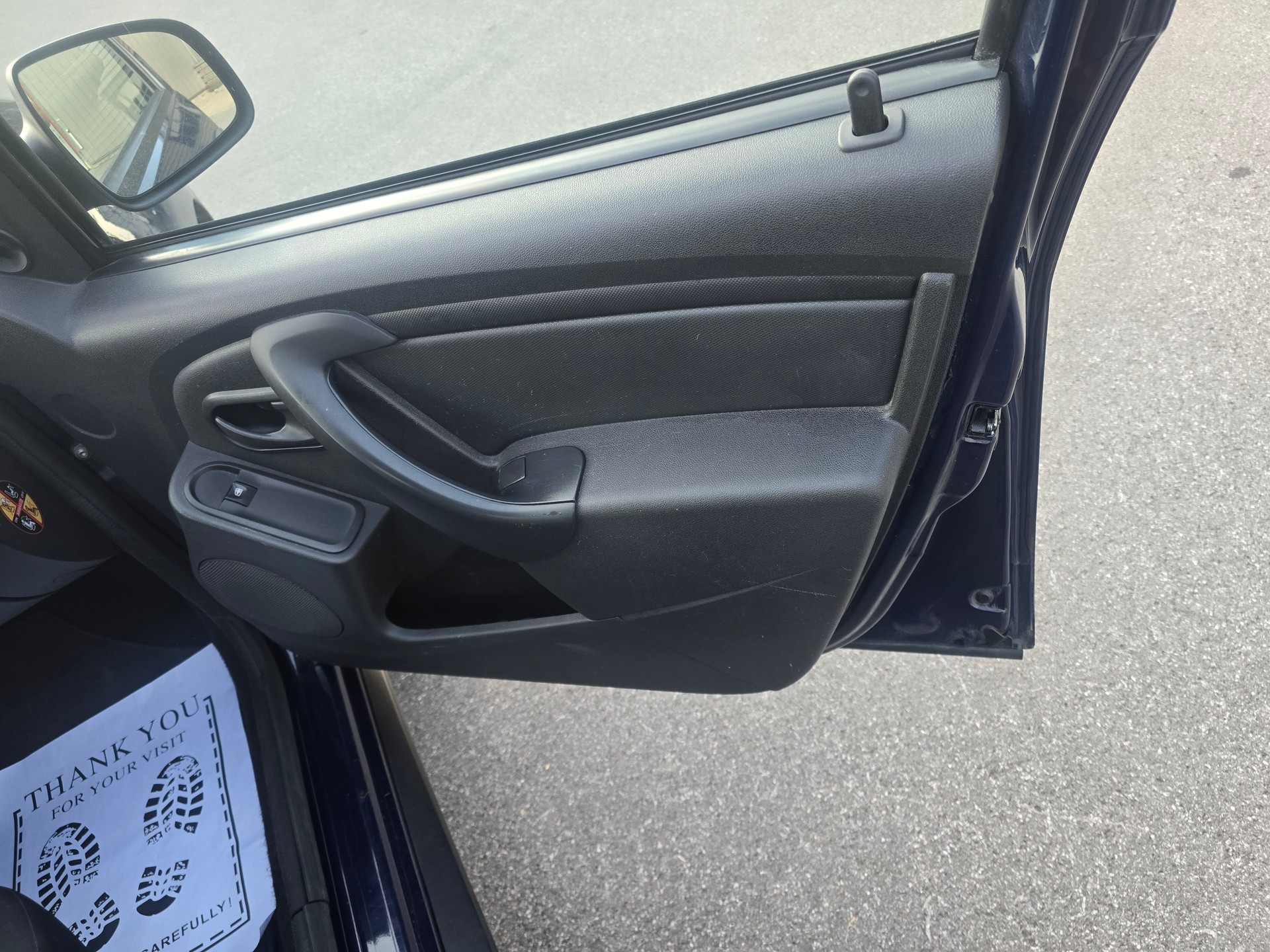 DACIA Duster 1.6 Celebration 4x4-image-14