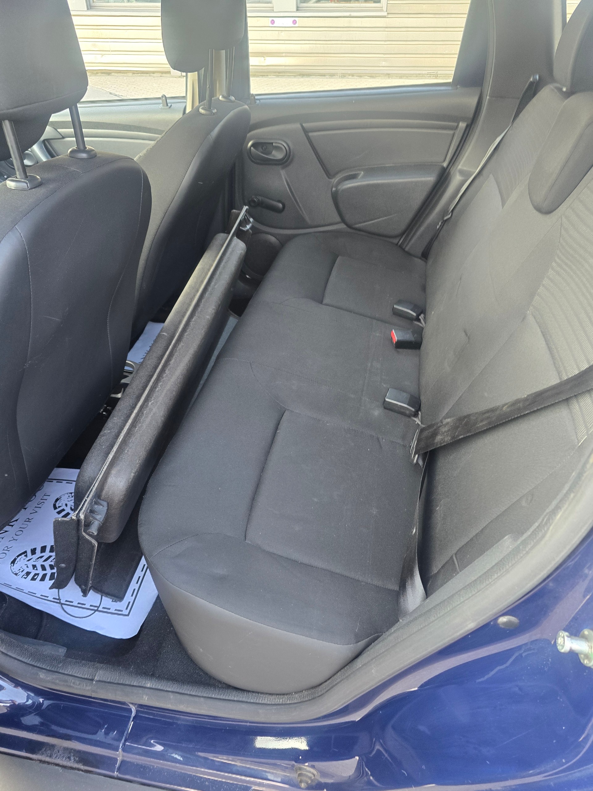 DACIA Duster 1.6 Celebration 4x4-image-13