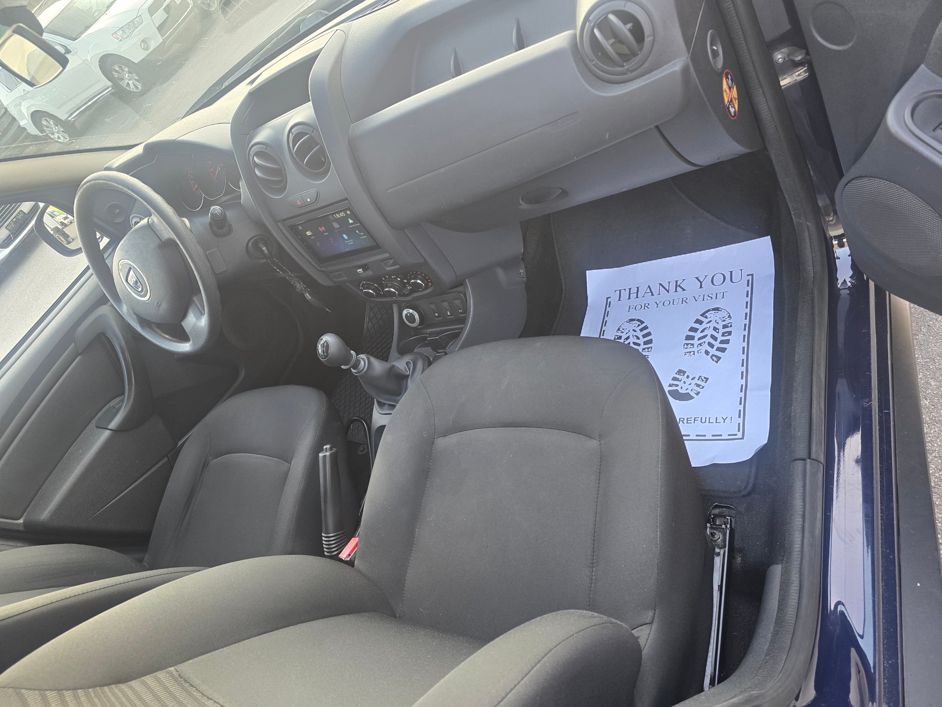 DACIA Duster 1.6 Celebration 4x4-image-11