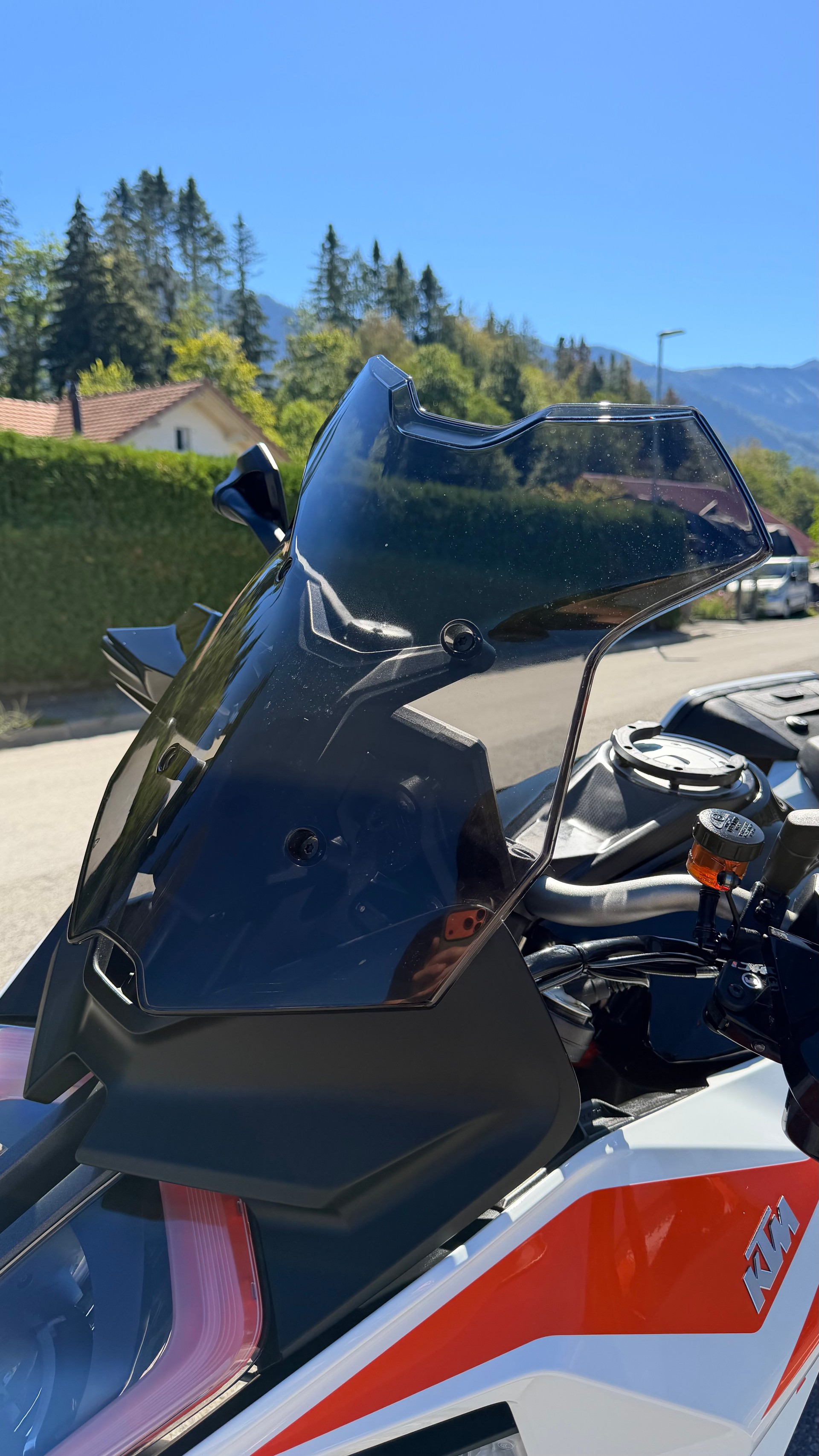 KTM 1290 Super Duke GT-showroom-element-3