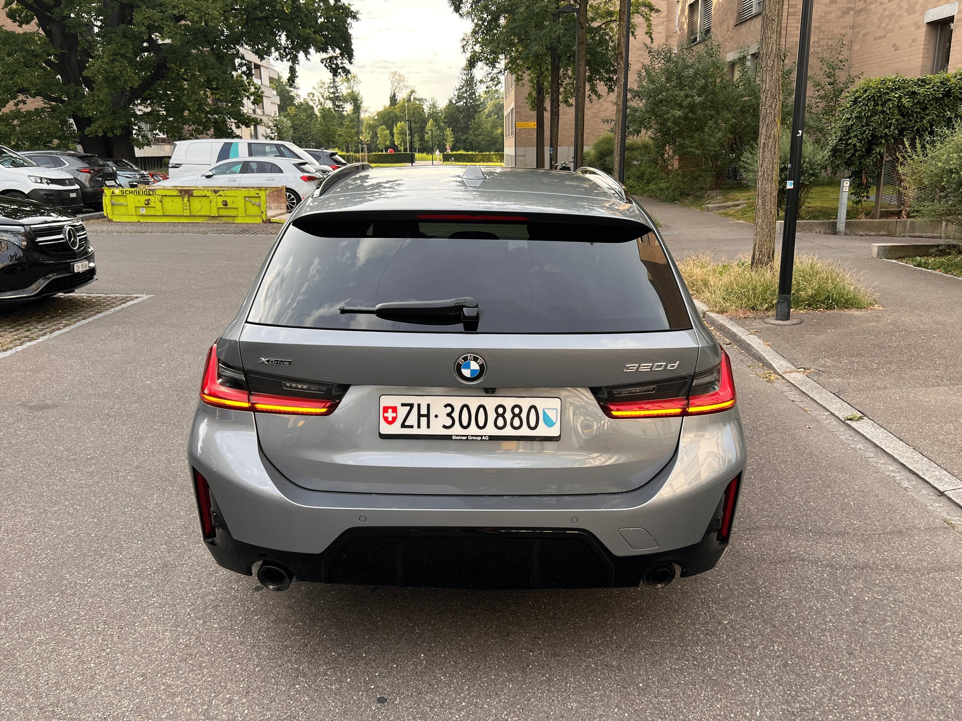 BNM 320d xDrive Touring-image-2