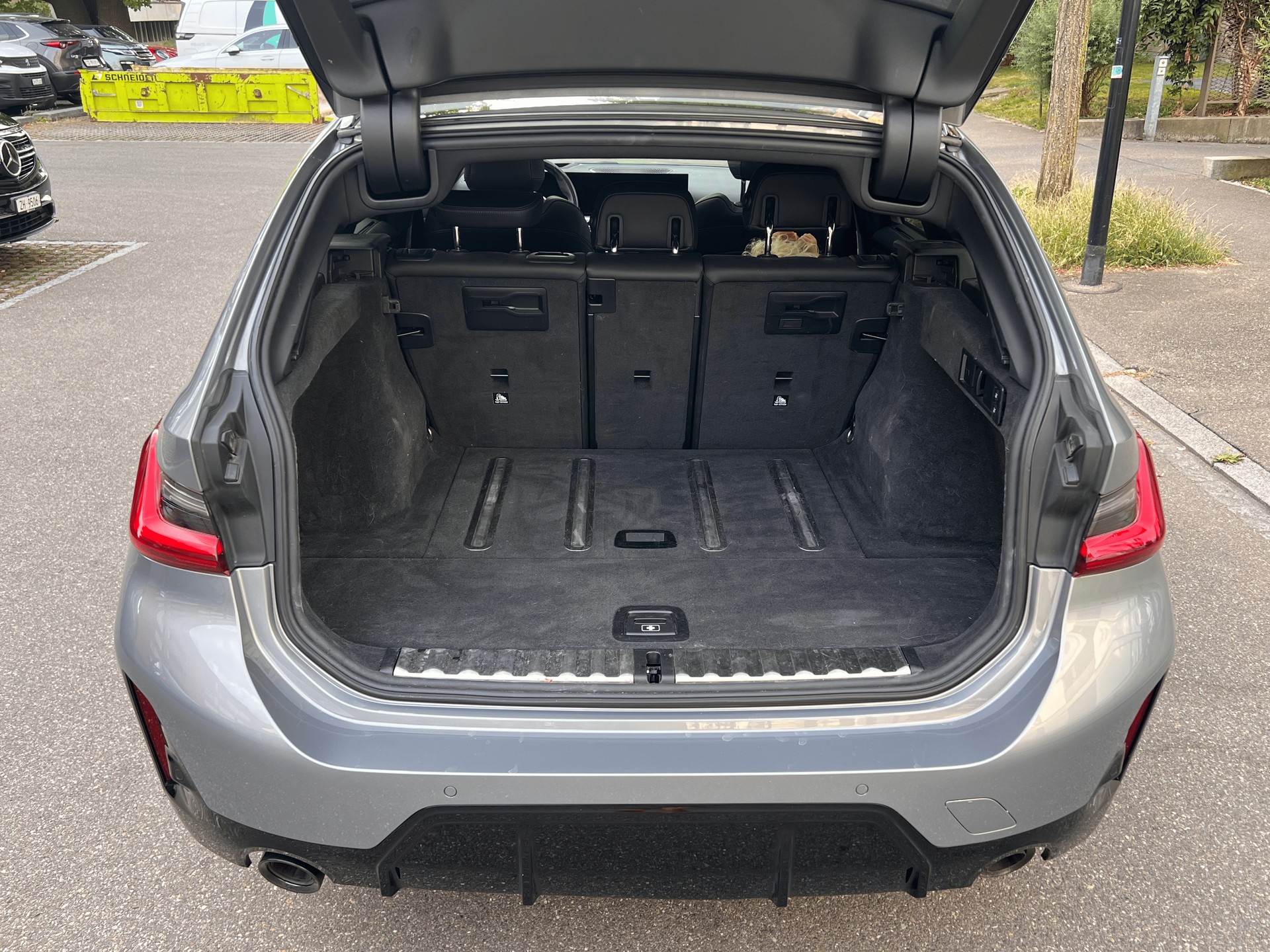BNM 320d xDrive Touring-image-3