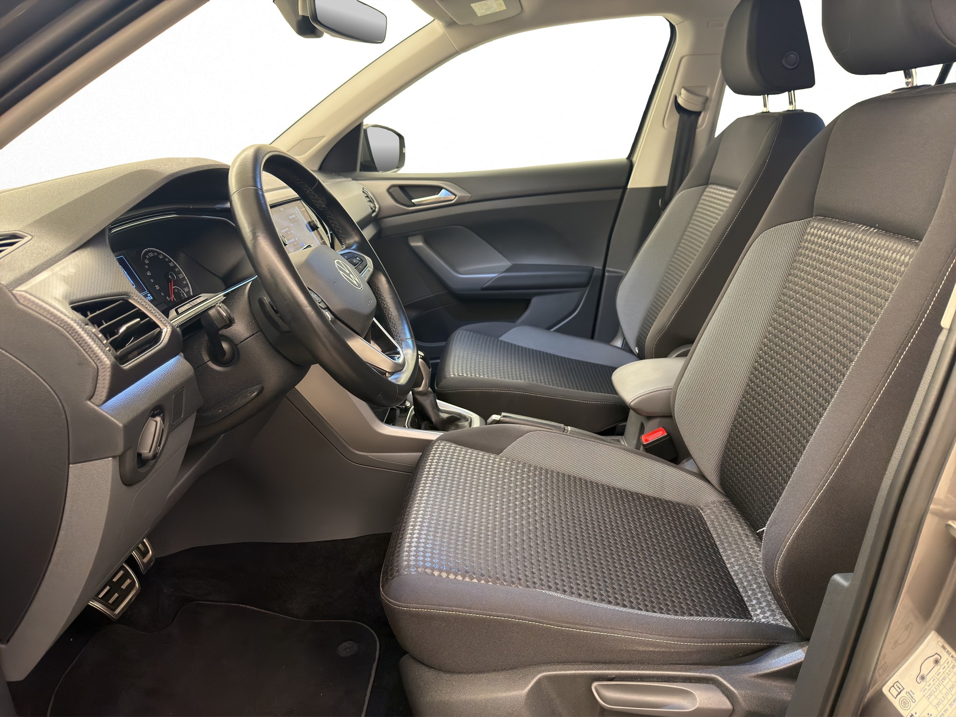 VW T-Cross 1.0 TSI 110 Active DSG-image-6