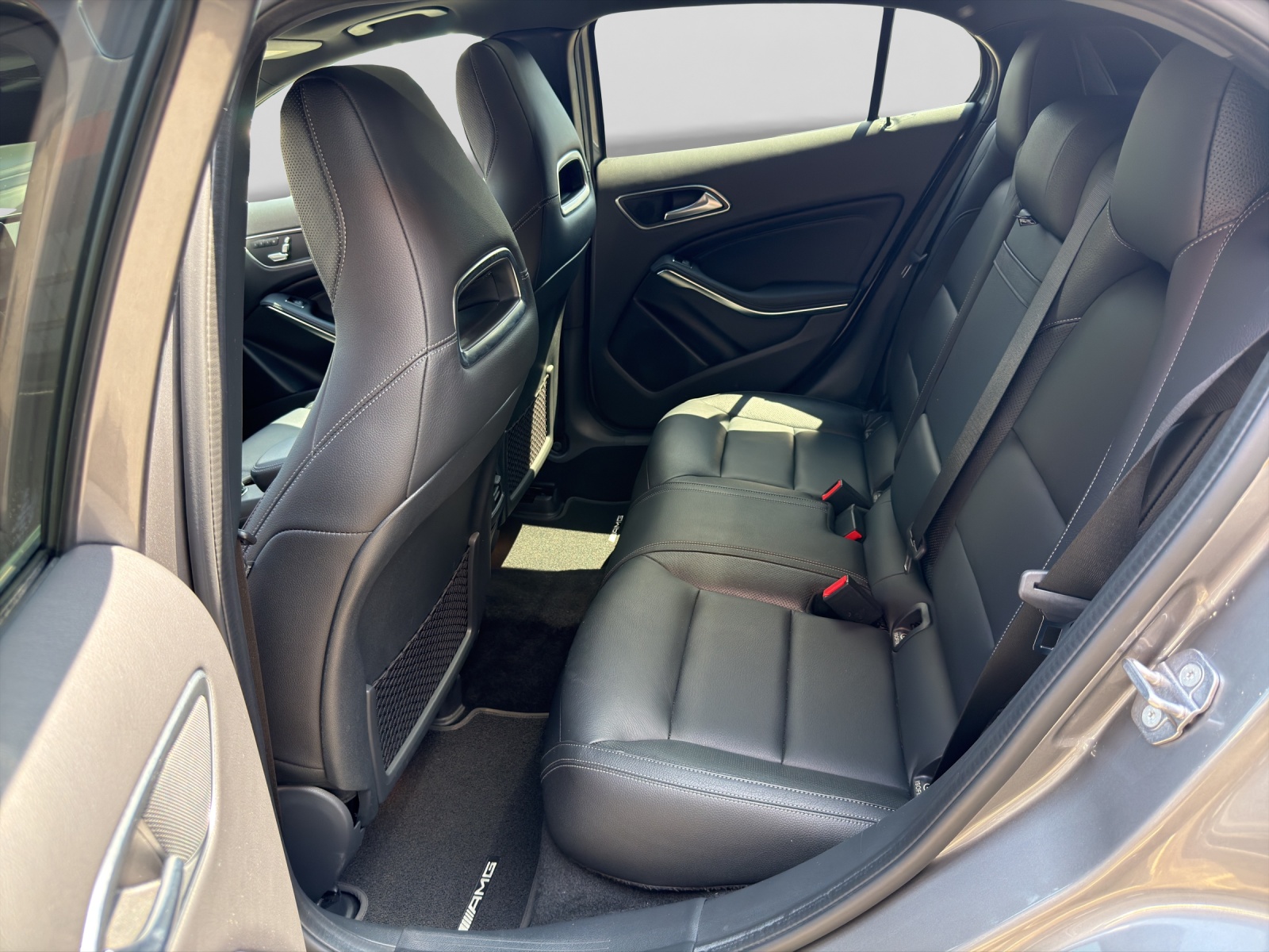 MERCEDES-BENZ GLA 45 AMG 4Matic 7G-DCT-image-10