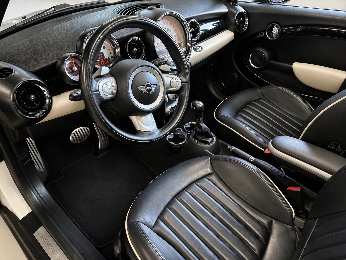 MINI Cooper S Cabriolet Steptronic-image-12