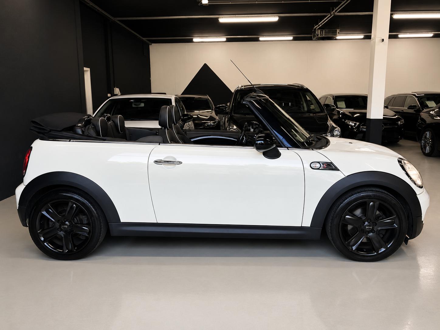 MINI Cooper S Cabriolet Steptronic-image-5