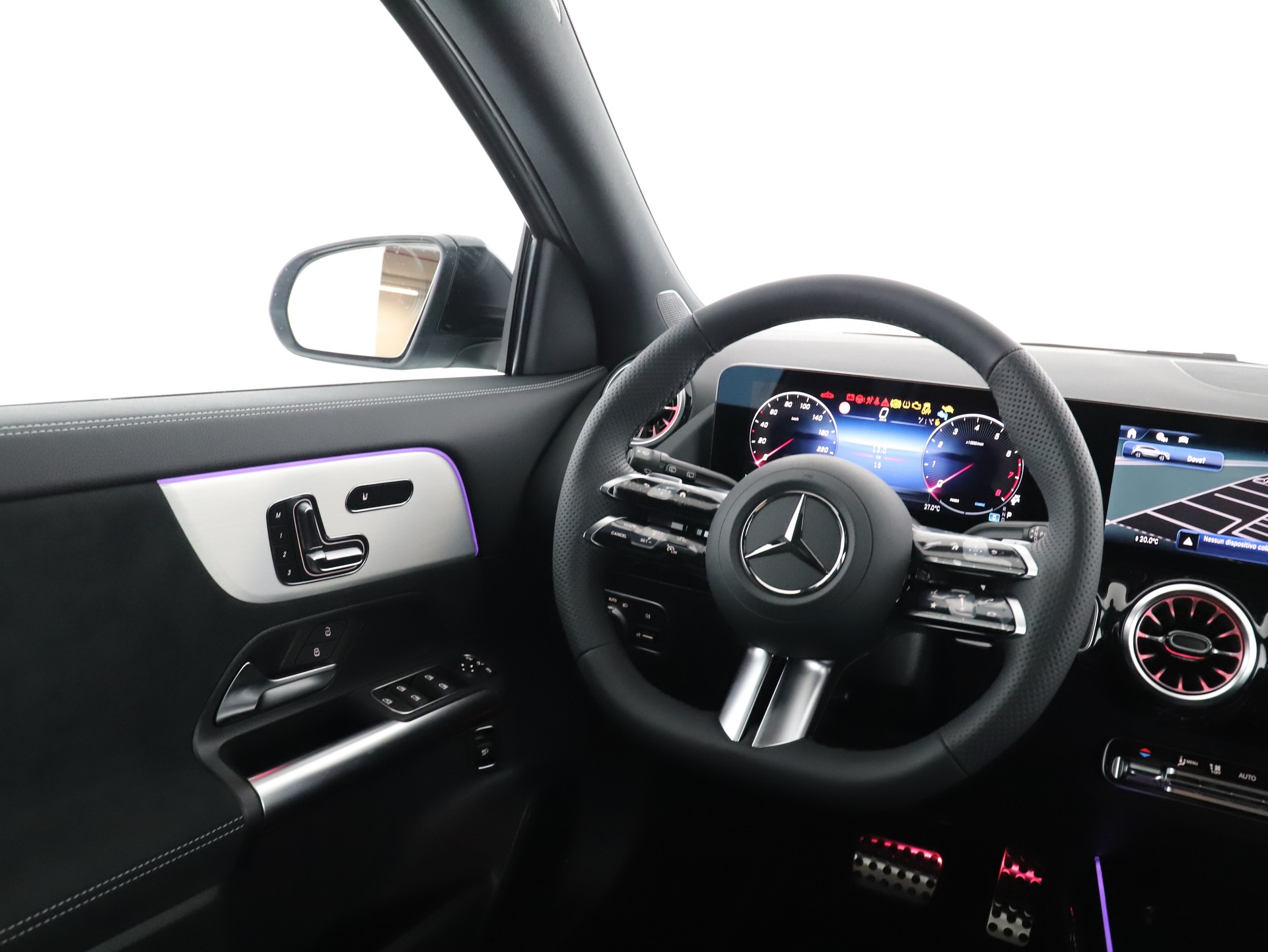 MERCEDES-BENZ GLA 200 Night Star 7G-D-image-13