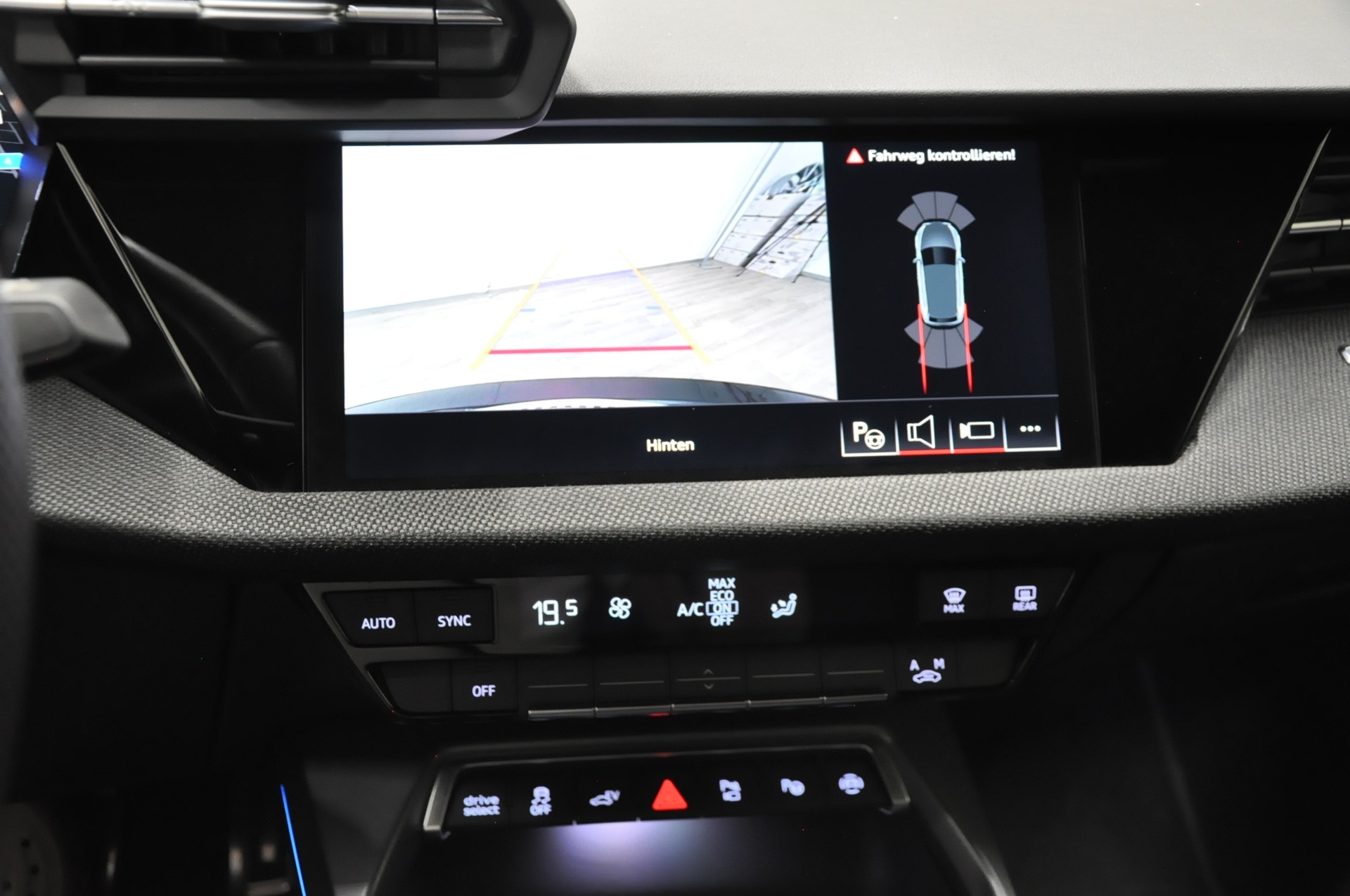 AUDI A3 Sportback 40 TFSI e advanced Attraction S-tronic-image-24