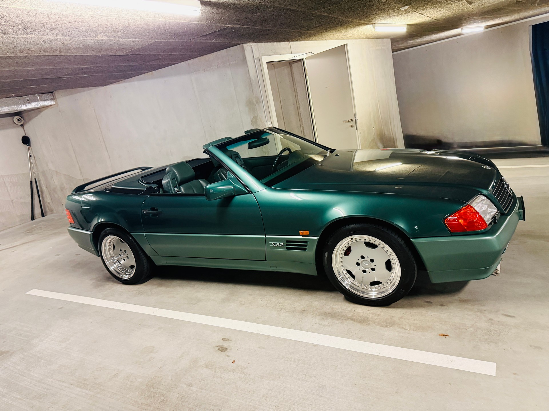 MERCEDES-BENZ SL 600 V12 Veteranenfahrzeug-image-0
