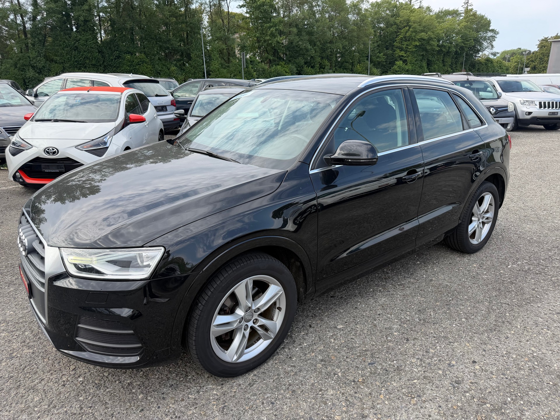 AUDI Q3 2.0 TDI sport-image-1