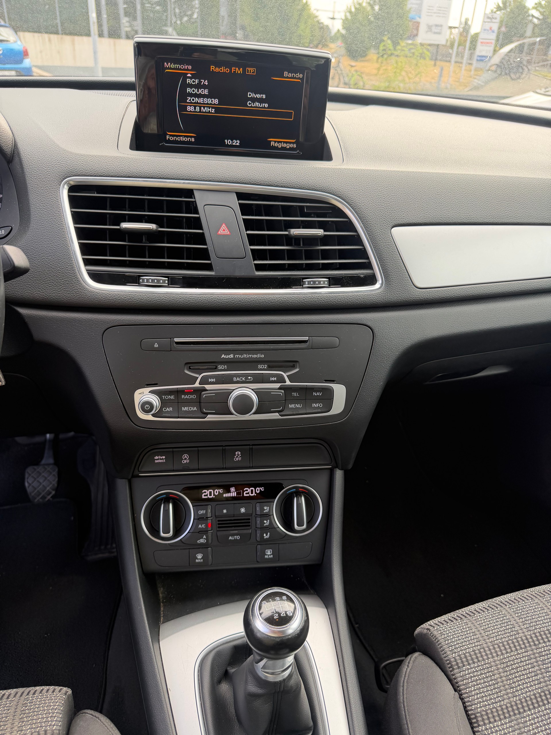 AUDI Q3 2.0 TDI sport-image-6