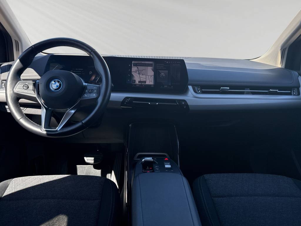BMW 225e xDrive Active Tourer-image-6