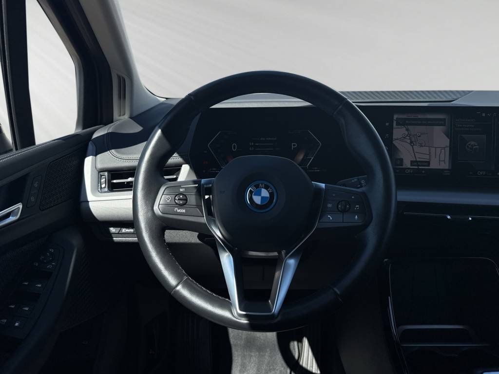 BMW 225e xDrive Active Tourer-image-5
