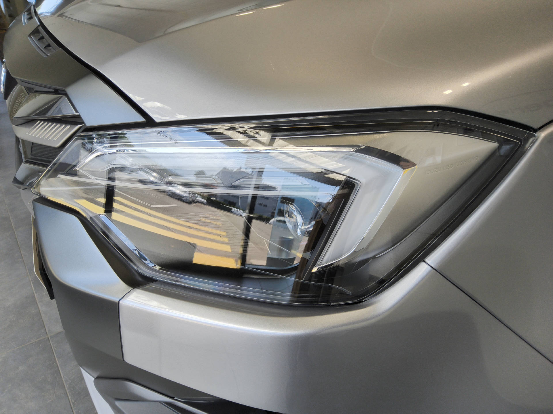ISUZU D- Max Nitro Sport 2.2 Liter-image-8