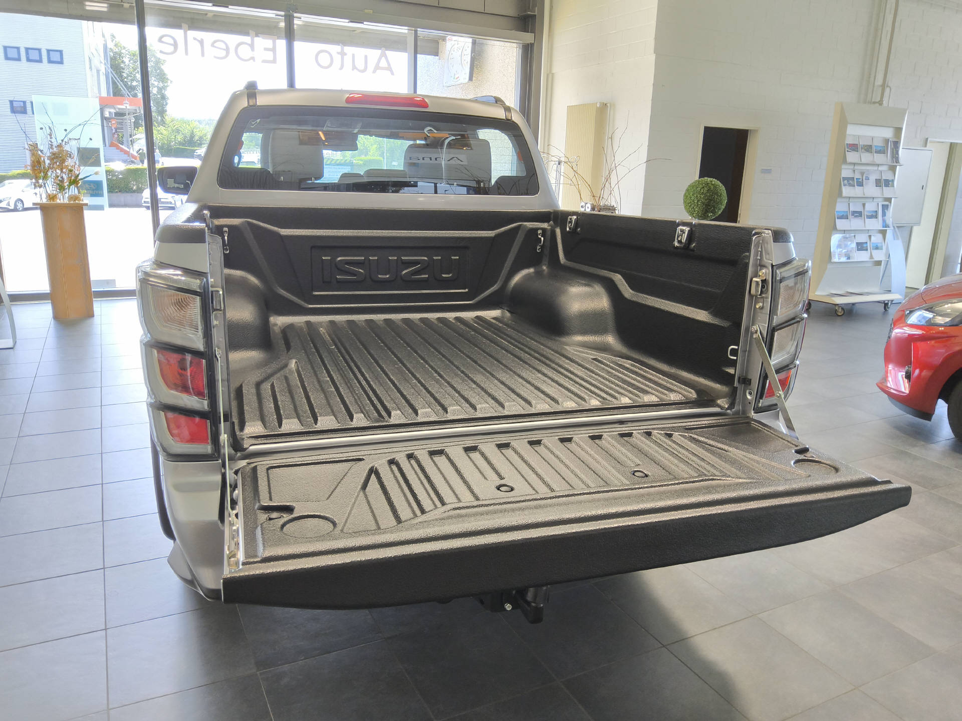 ISUZU D- Max Nitro Sport 2.2 Liter-image-10