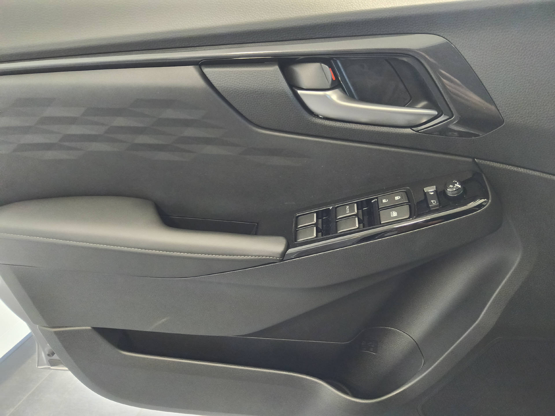 ISUZU D- Max Nitro Sport 2.2 Liter-image-19