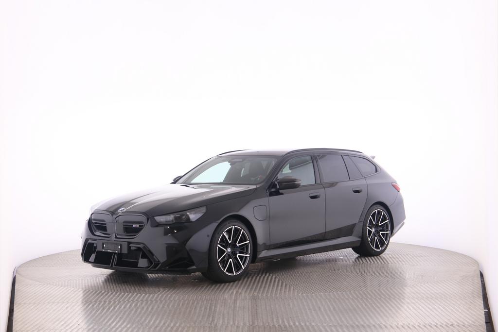 BMW M5 xDrive Touring-image-0