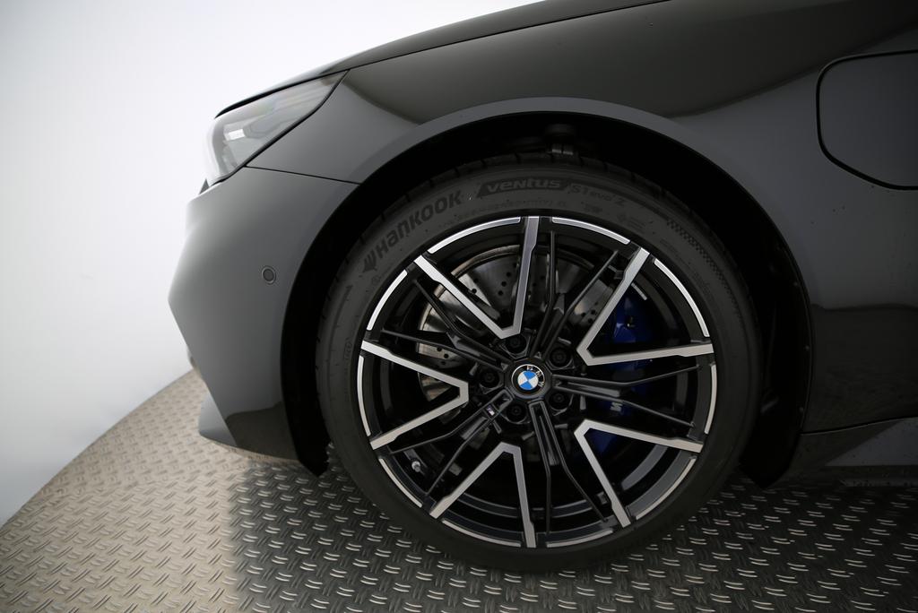 BMW M5 xDrive Touring-image-14