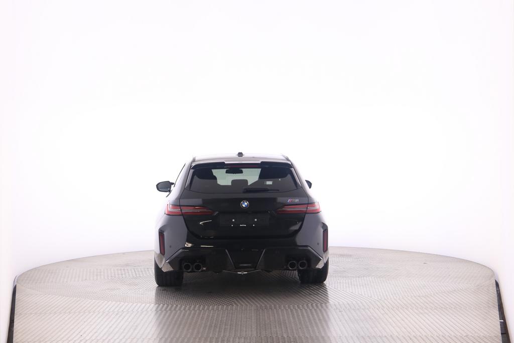 BMW M5 xDrive Touring-image-6