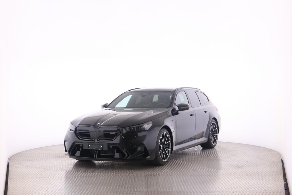 BMW M5 xDrive Touring-image-10