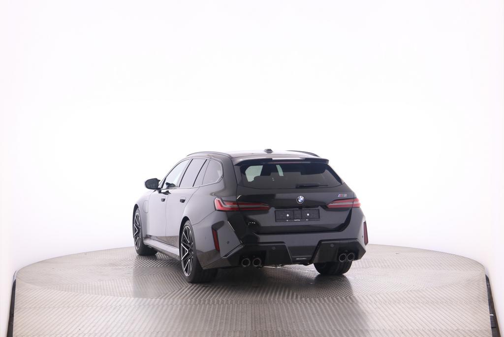 BMW M5 xDrive Touring-image-5