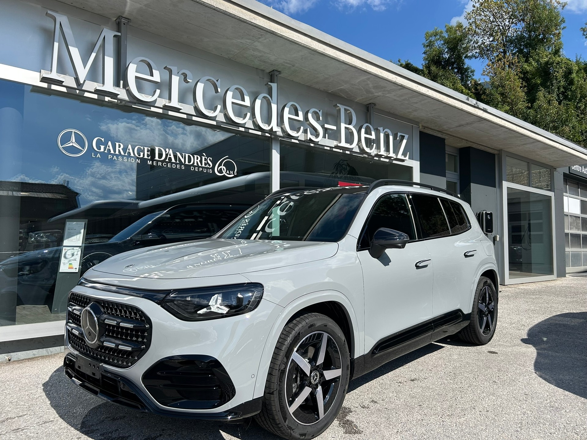 MERCEDES-BENZ GLB 220 4Matic AMG Line 8G-Tronic-image-0