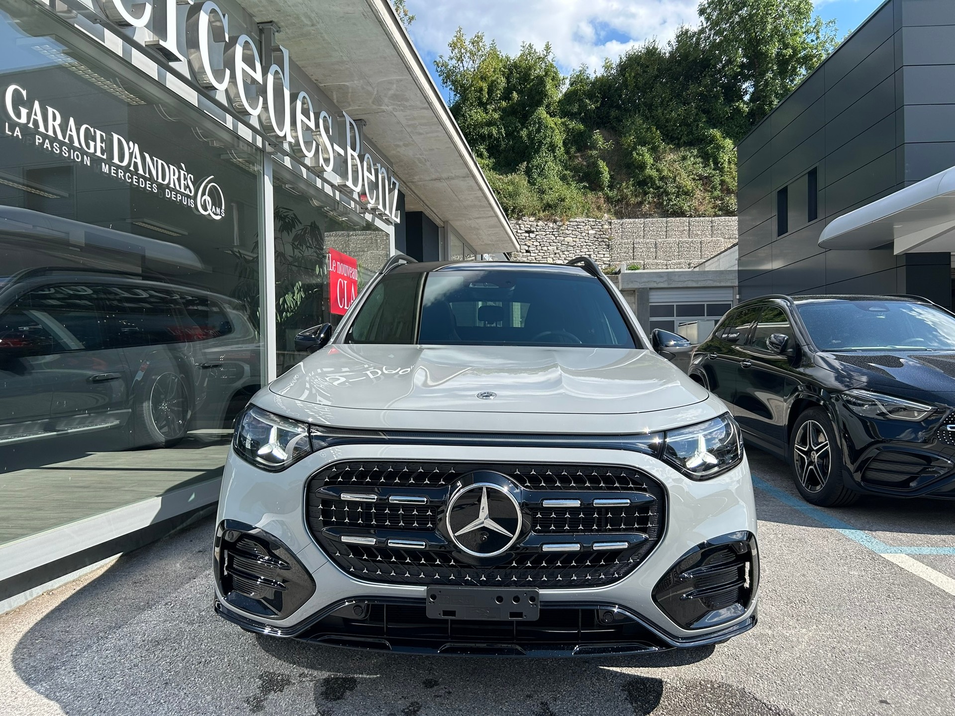 MERCEDES-BENZ GLB 220 4Matic AMG Line 8G-Tronic-image-1