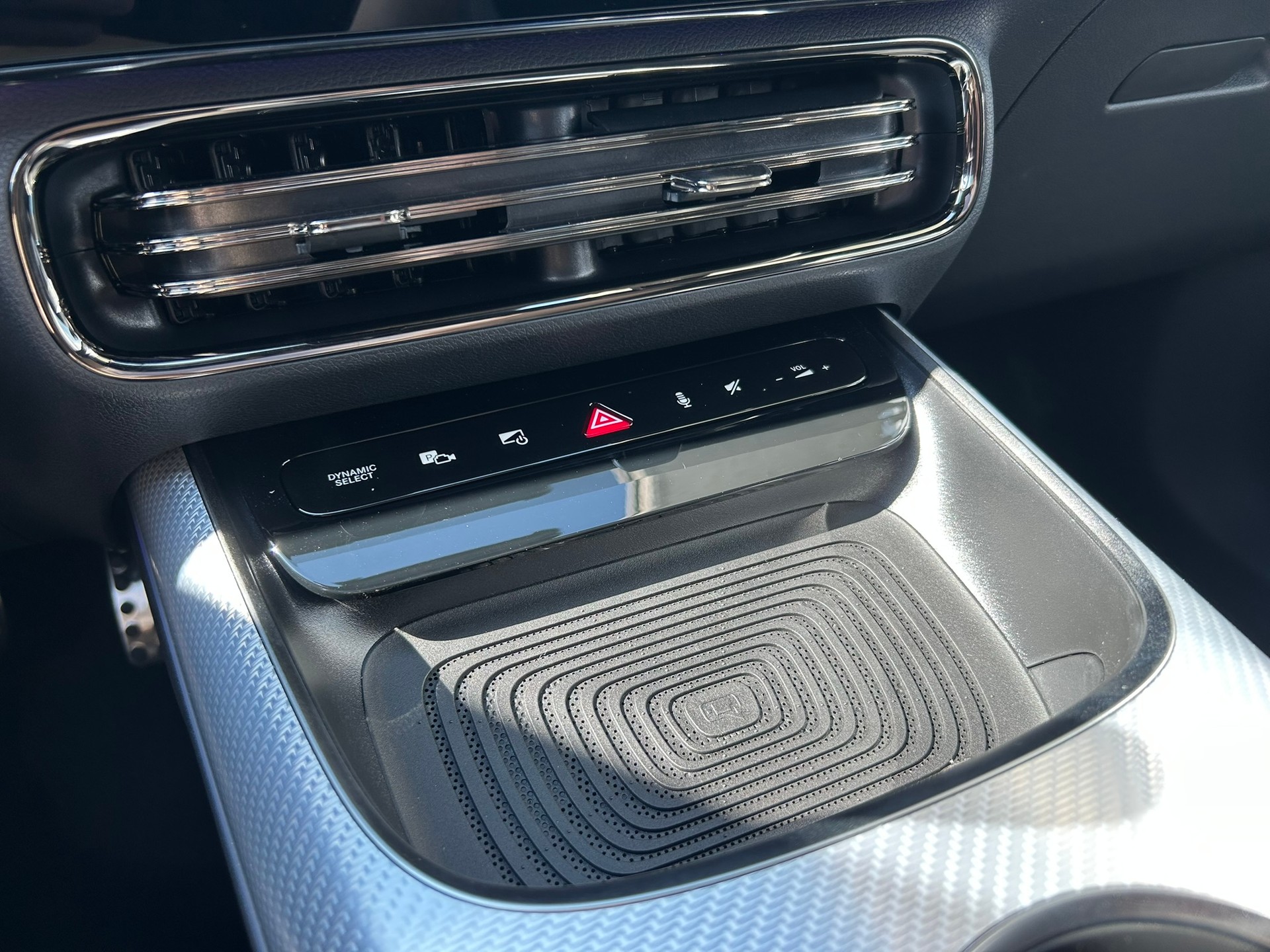 MERCEDES-BENZ GLB 220 4Matic AMG Line 8G-Tronic-image-17