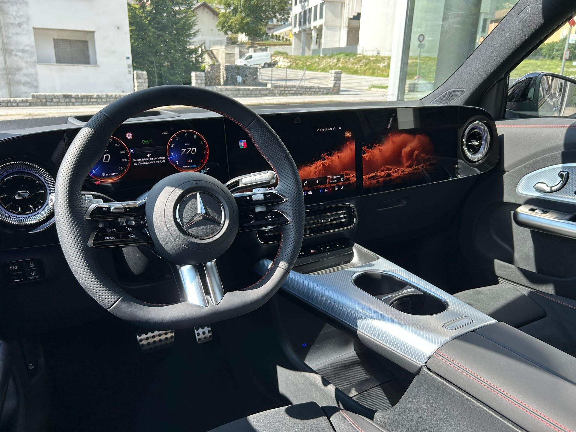 MERCEDES-BENZ GLB 220 4Matic AMG Line 8G-Tronic-image-10