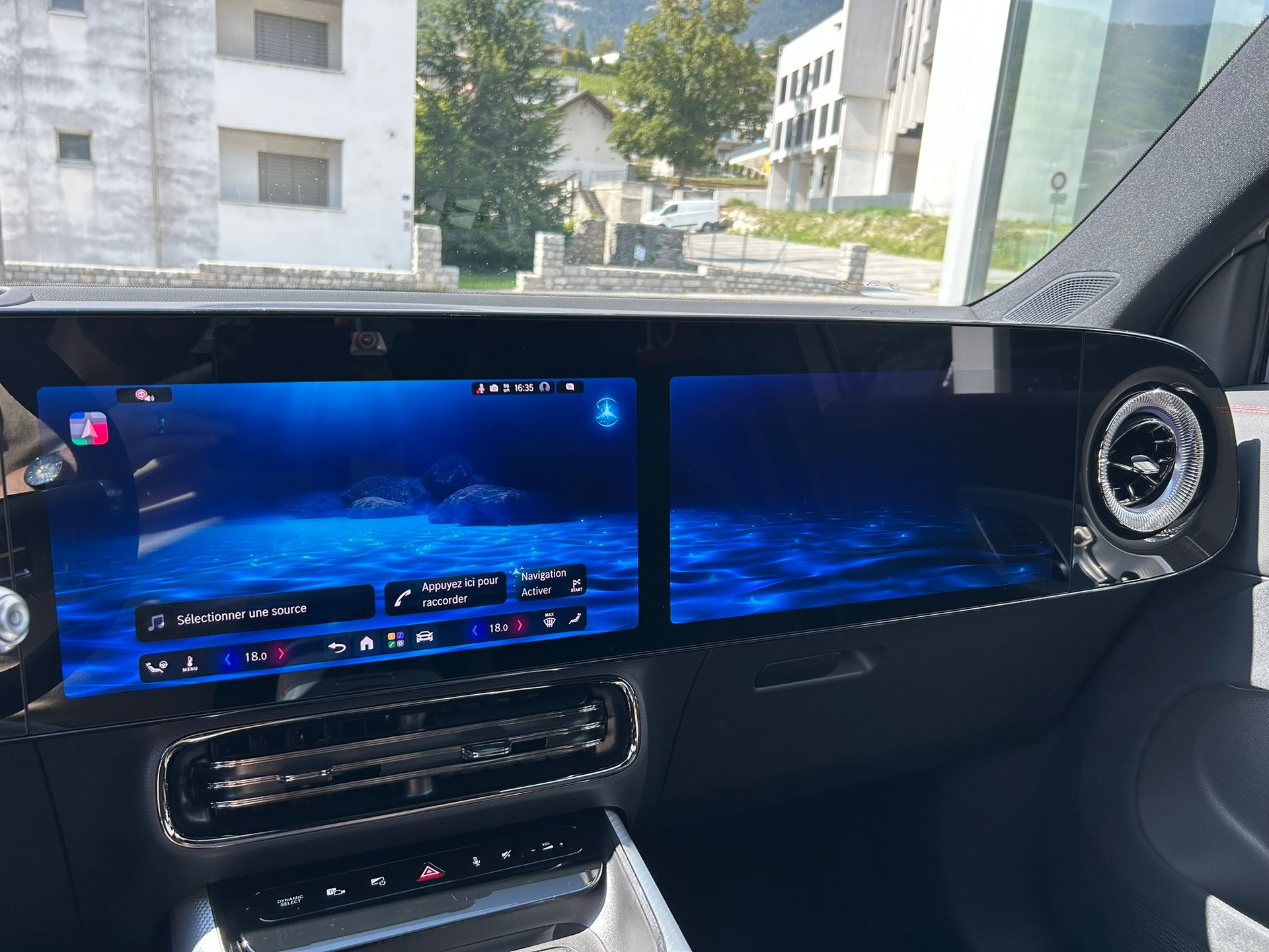 MERCEDES-BENZ GLB 220 4Matic AMG Line 8G-Tronic-image-14