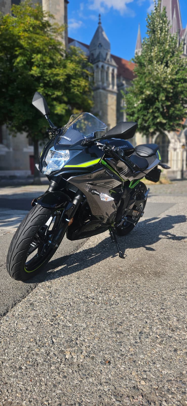 KAWASAKI Ninja 125