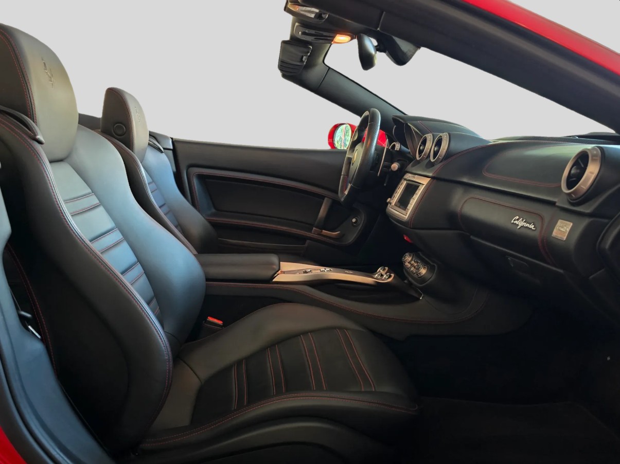 FERRARI California 4.3 V8-image-11
