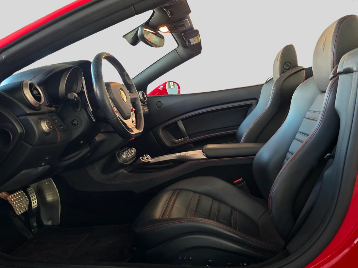 FERRARI California 4.3 V8-image-8