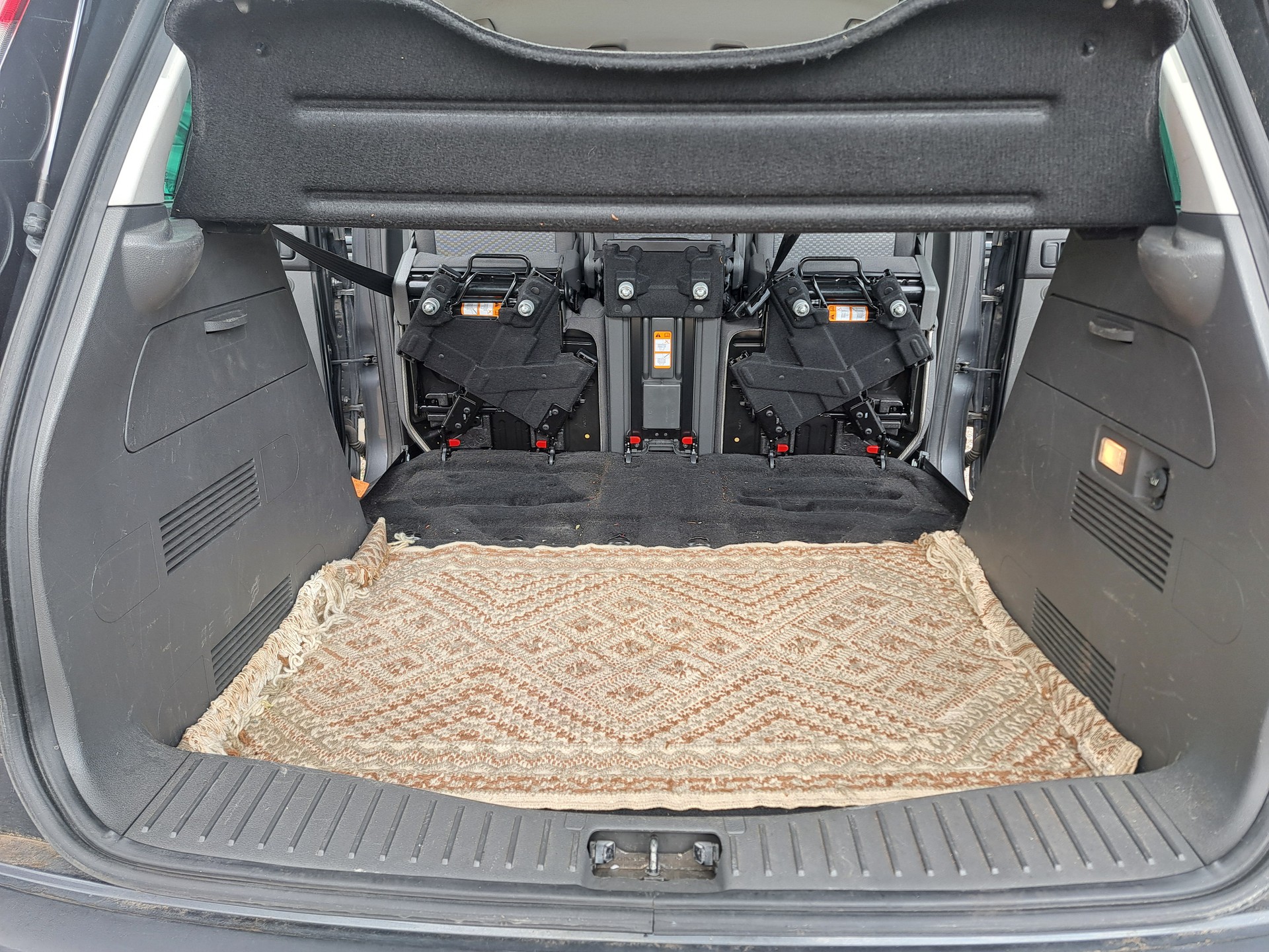 FORD C-Max 1.8 Ambiente-image-6