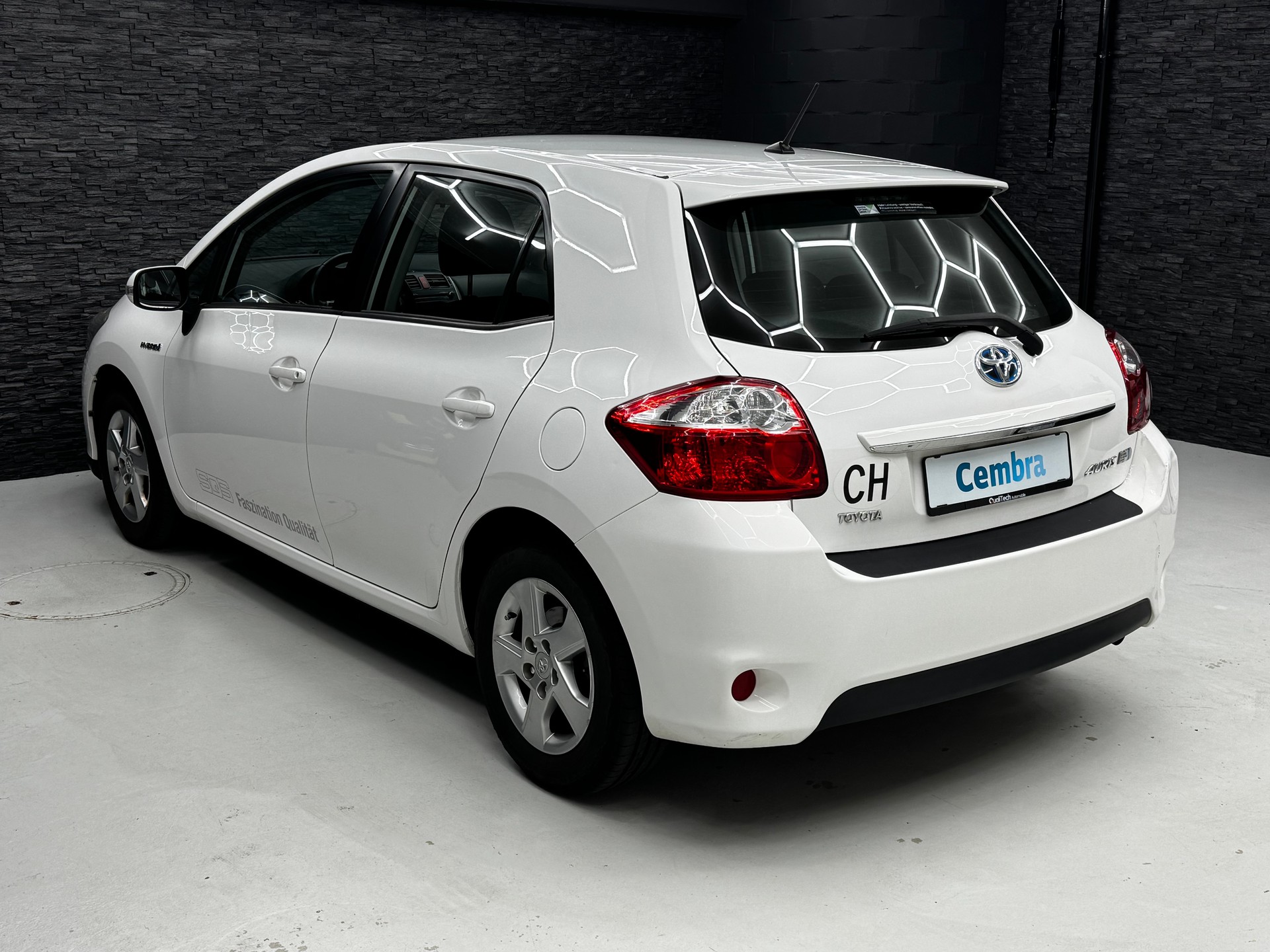 TOYOTA Auris 1.8 16V HSD Linea Luna-image-5