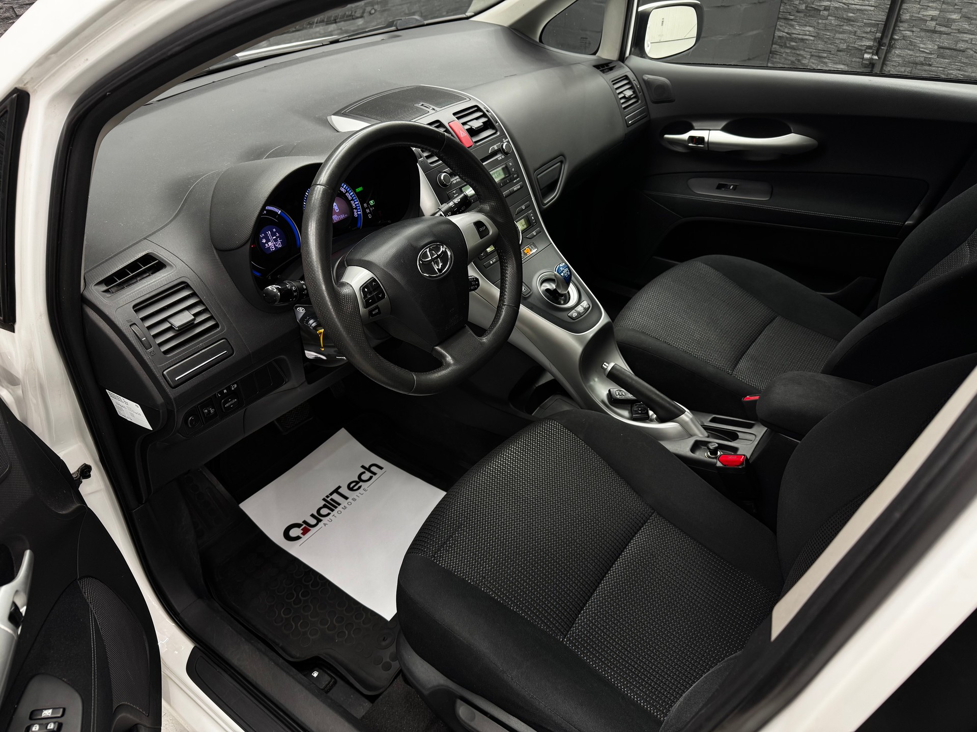 TOYOTA Auris 1.8 16V HSD Linea Luna-image-7