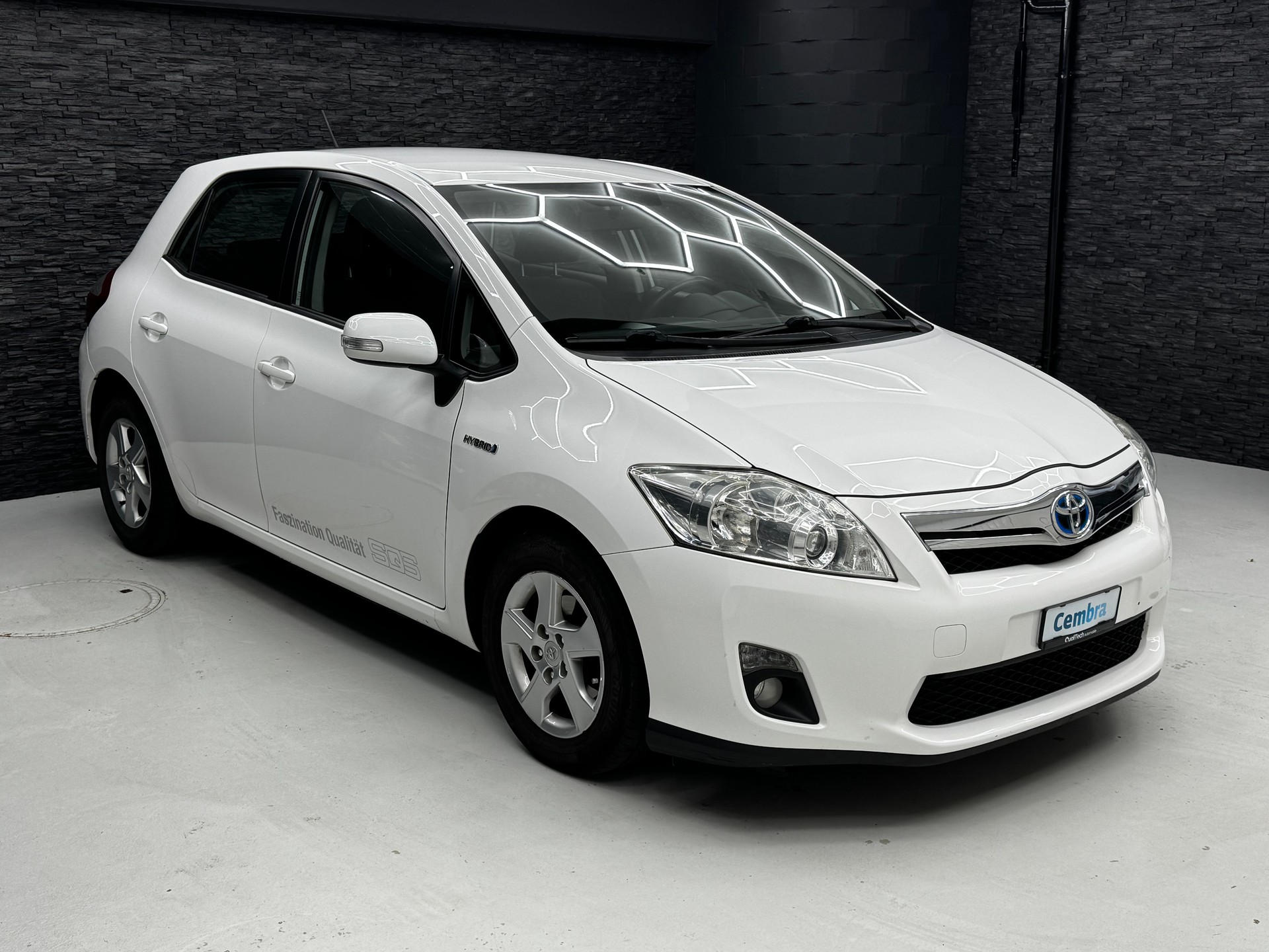 TOYOTA Auris 1.8 16V HSD Linea Luna-image-2