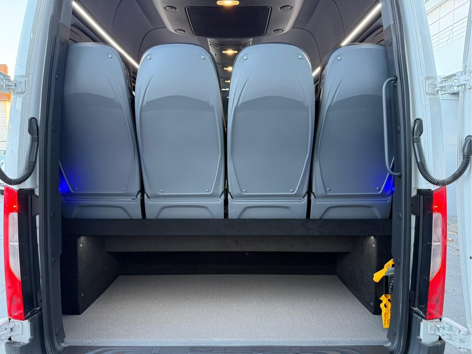 MERCEDES-BENZ Sprinter 517 CDI Lang Busumbau 19+1 Sitzer mit Klima und Heizung-image-6