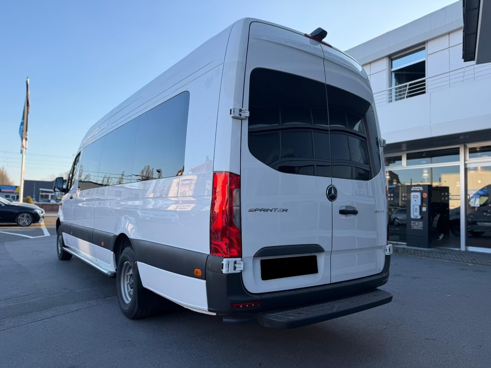 MERCEDES-BENZ Sprinter 517 CDI Lang Busumbau 19+1 Sitzer mit Klima und Heizung-image-4