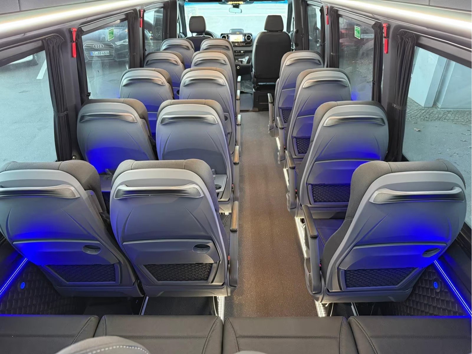 MERCEDES-BENZ Sprinter 517 CDI Lang Busumbau 19+1 Sitzer mit Klima und Heizung-image-14