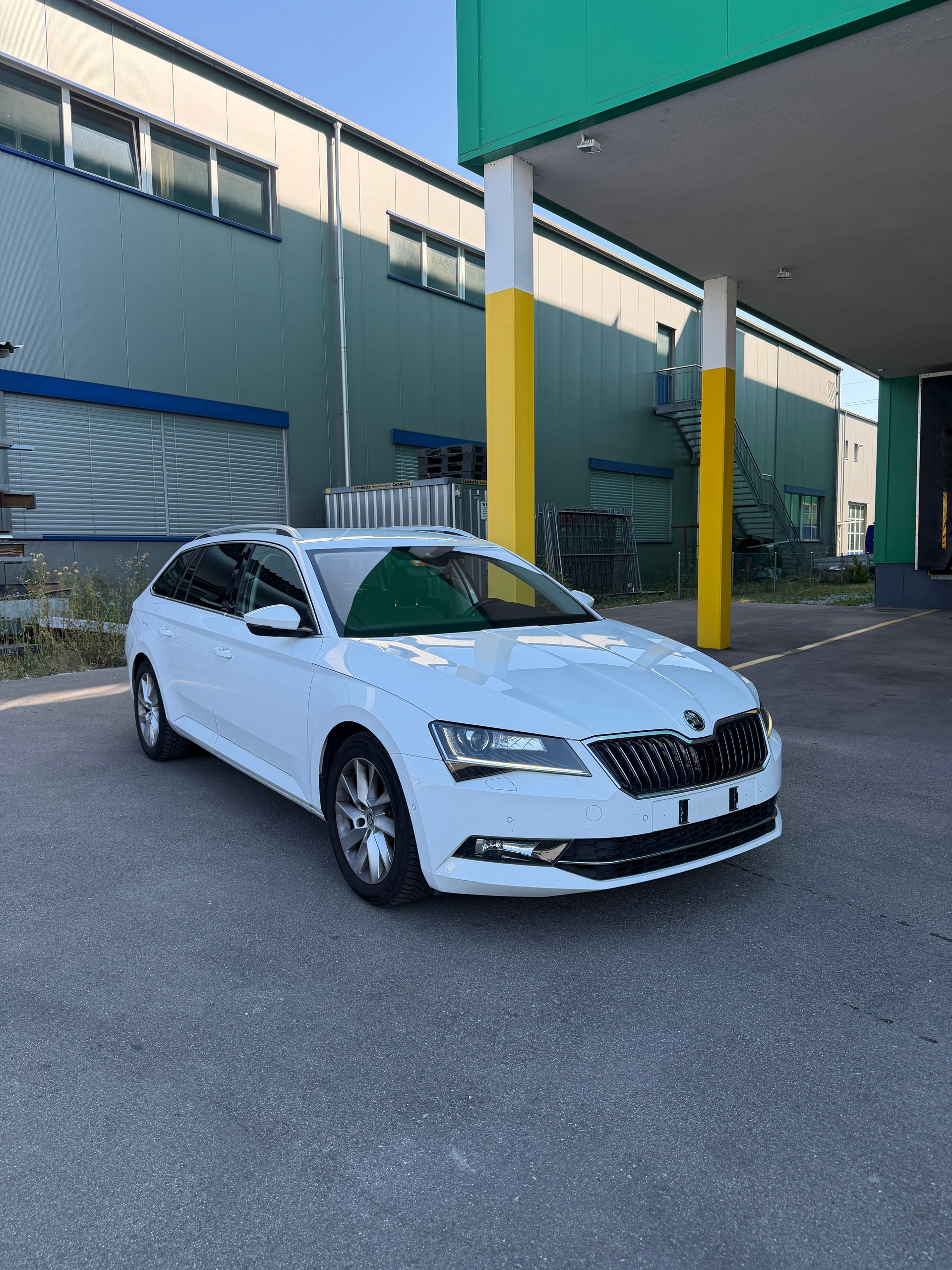 SKODA Superb Combi 2.0 TDi Style 4x4 DSG