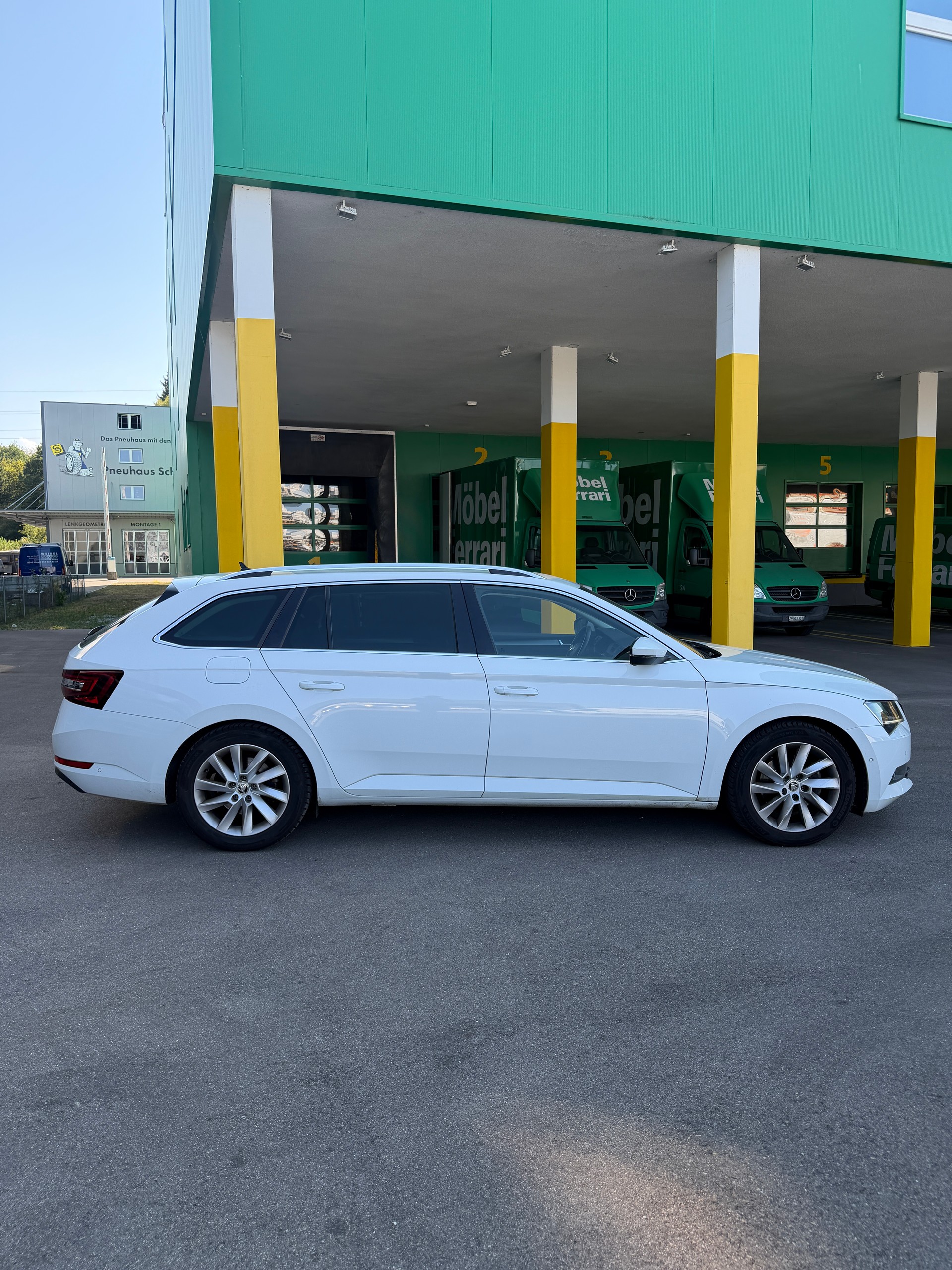 SKODA Superb Combi 2.0 TDi Style 4x4 DSG-image-7