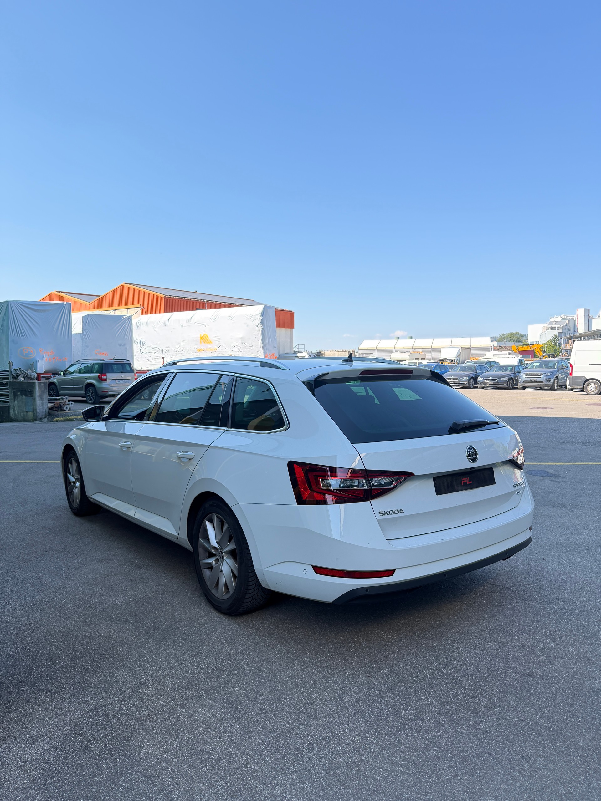 SKODA Superb Combi 2.0 TDi Style 4x4 DSG-image-4
