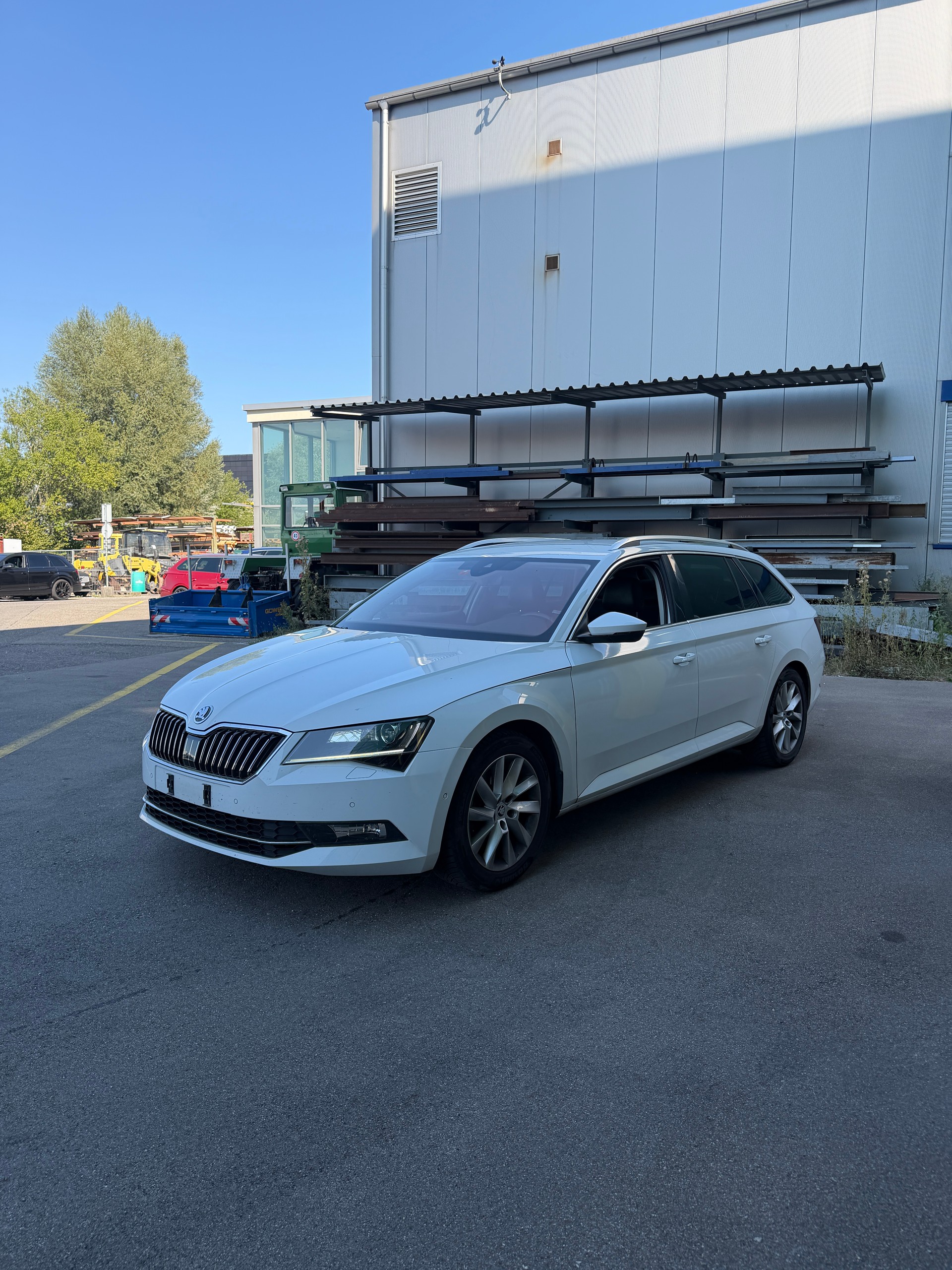 SKODA Superb Combi 2.0 TDi Style 4x4 DSG-image-2