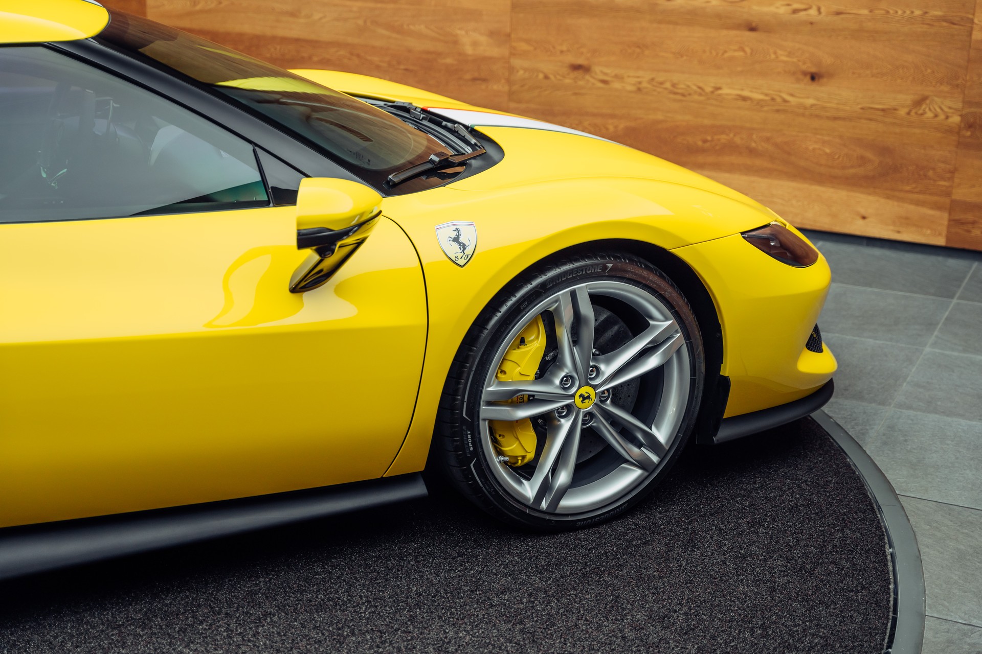 FERRARI 296 GTB Giallo Modena-image-23