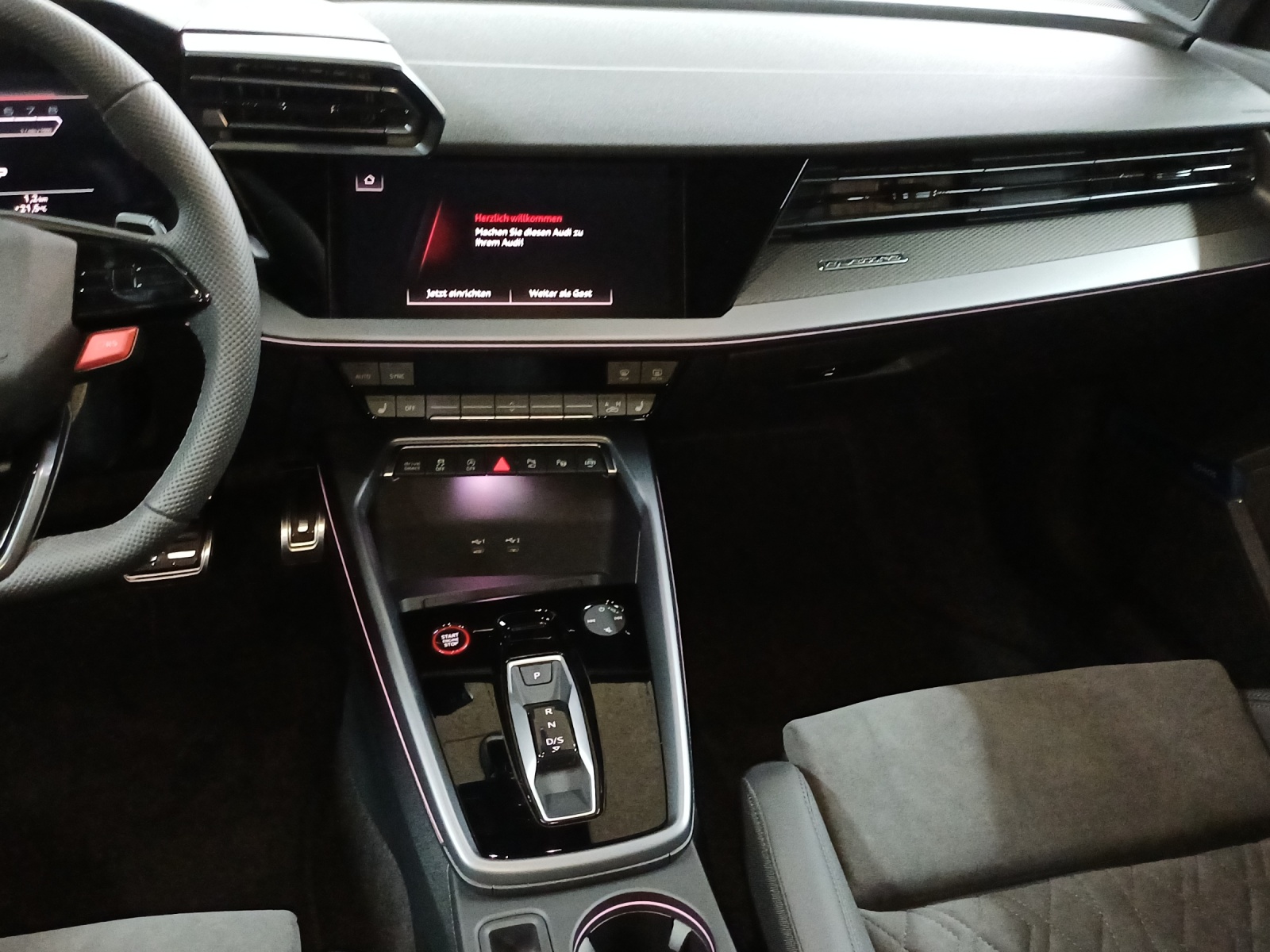 AUDI RS3 Limousine 2.5 TSI quattro S-tronic-image-10
